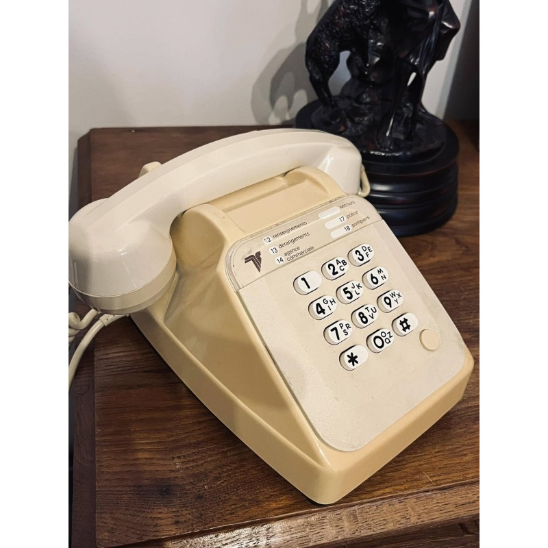 Ancien téléphone à touche